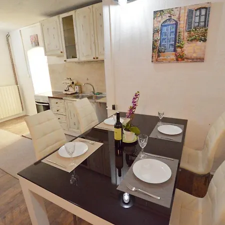Apartment Haus Natura Jurdani