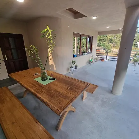 Haus Natura Apartment Jurdani